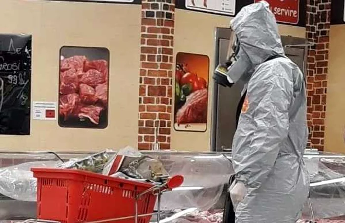 Imaginile au fost surprinse la Auchan Găvana în Piteşti FOTO: Facebook/Flori C Elena