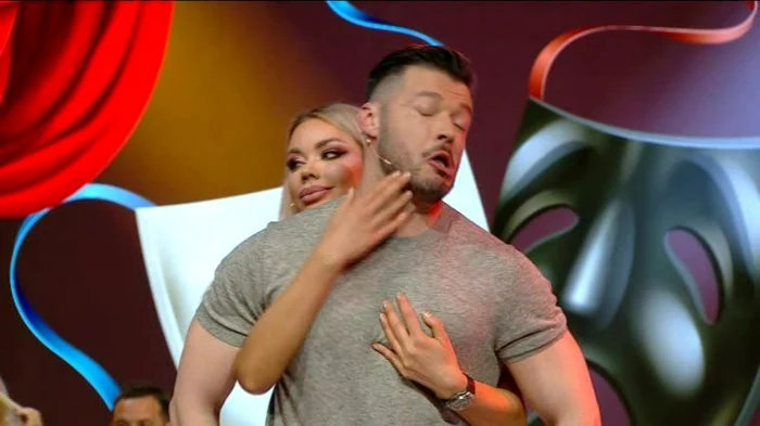 
    Bianca Drăgușanu a venit în emisiunea prezentată de Victor Slav şi i-a amintit de pensia aliemntarăfoto: captură video Kanal d  