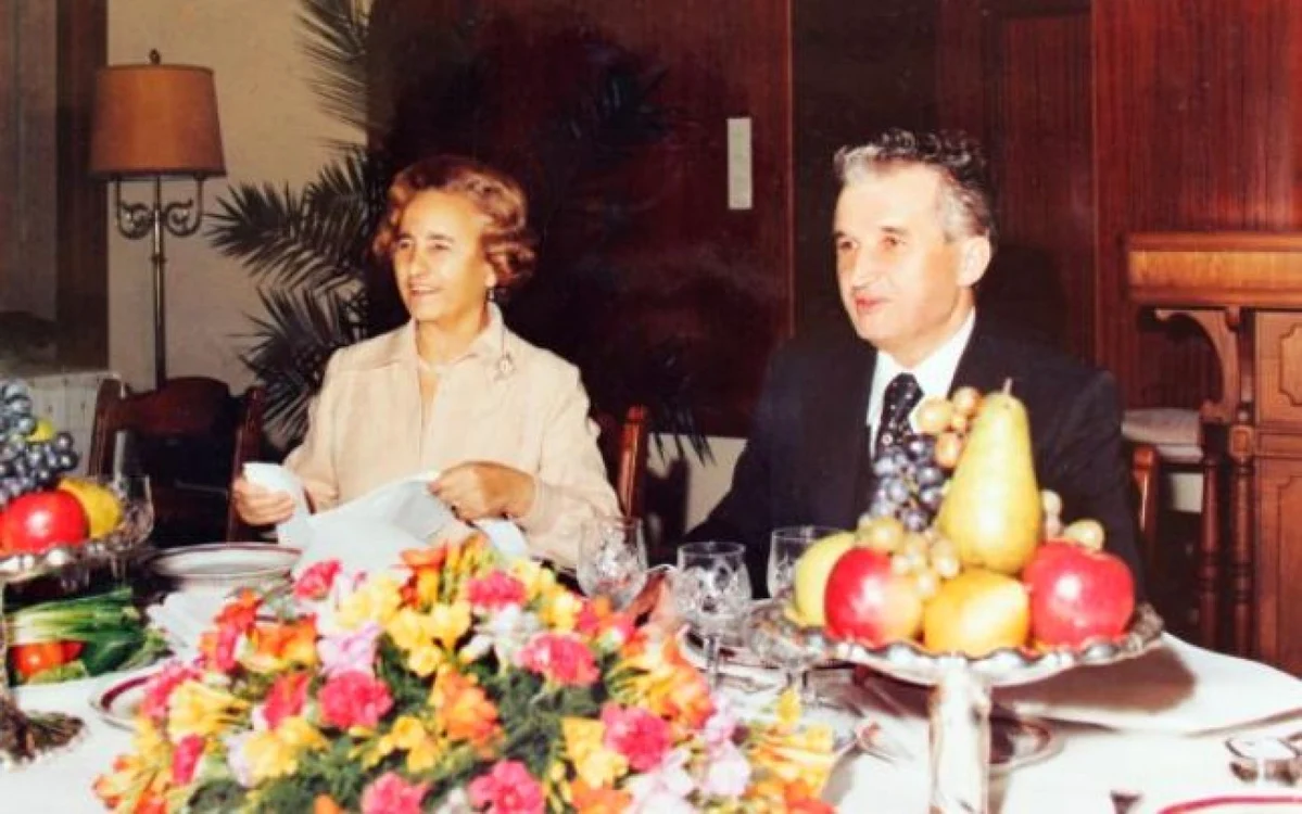 ceausescu si elena  la masa