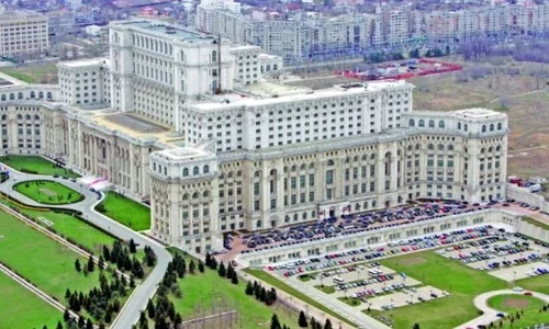 Cum a ajuns Bucureştiul un dezastru arhitectonic: betoanele comuniste au sufocat clădirile istorice jpeg