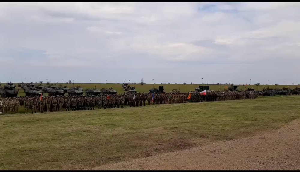 Exercițiu militar de proporții în România: sunt antrenați 10.000 de militari cu peste 1.700 de mijloace tehnice  VIDEO