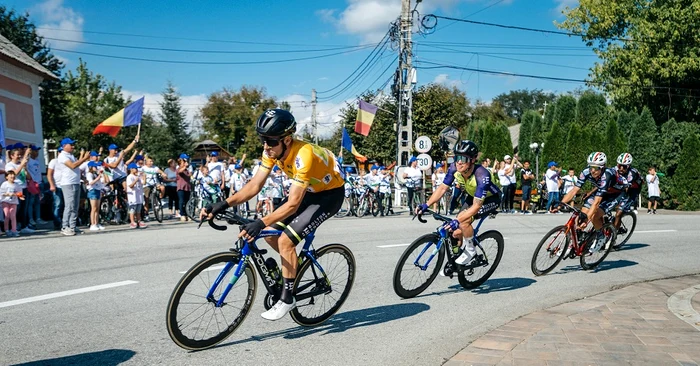 Cicliștii au fost încurajați în toate zonele țării. Foto Turul Romaniei