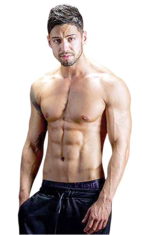 Andrei Sorin (28 de ani), un instructor de fitness la fel de musculos ca Slav, i-a dat inelul Andei după doar două luni de relaţie. 