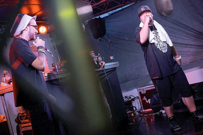 Concertele vor avea loc în faţa panoului de Plecări/Sosiri