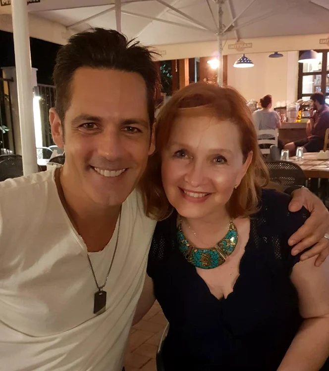 
    Oana Sârbu, detronată de Rodica Horobeţ! Actriţa a scos din arhivă, după 36 de ani, cadre romantice din serialul tv «Eroii nu au vârstă»  