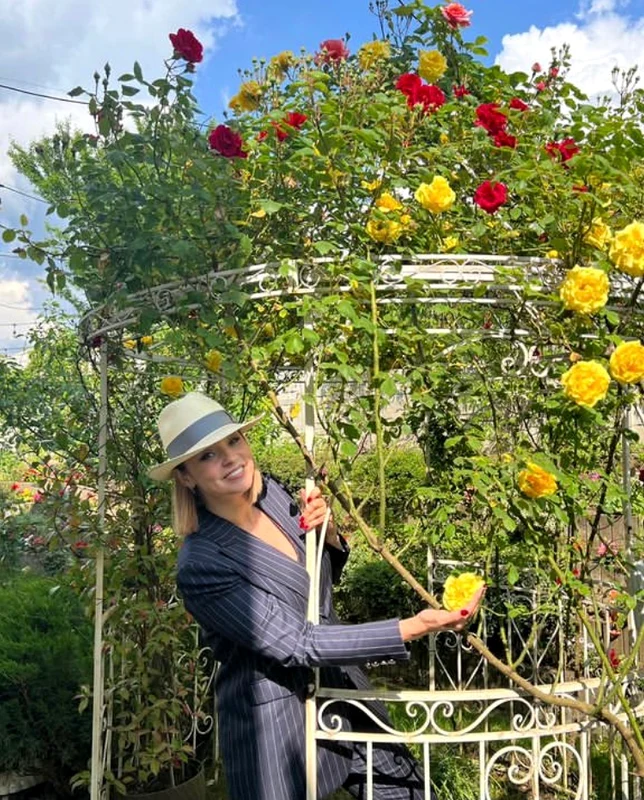 Andreea Marin adoră să-și petreacă timpul în grădina ei Sursa: Instagram 