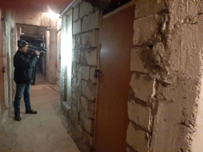 Braşovenii au compartimentat adăposturile ca să poată avea beciuri toţi locatarii FOTO Ioan Buciumar