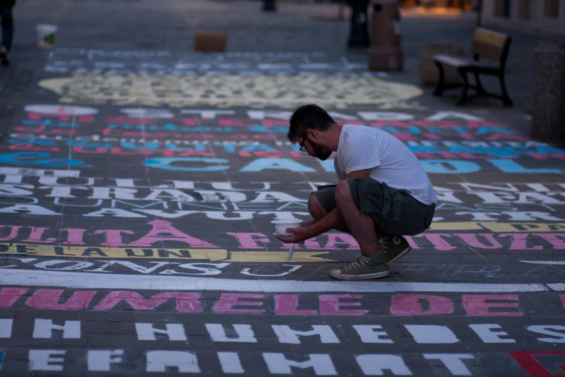 Strada Franceză a prins viaţă duminică, sub pensulele creativilor de la Graffiti BBDO FOTO Facebook