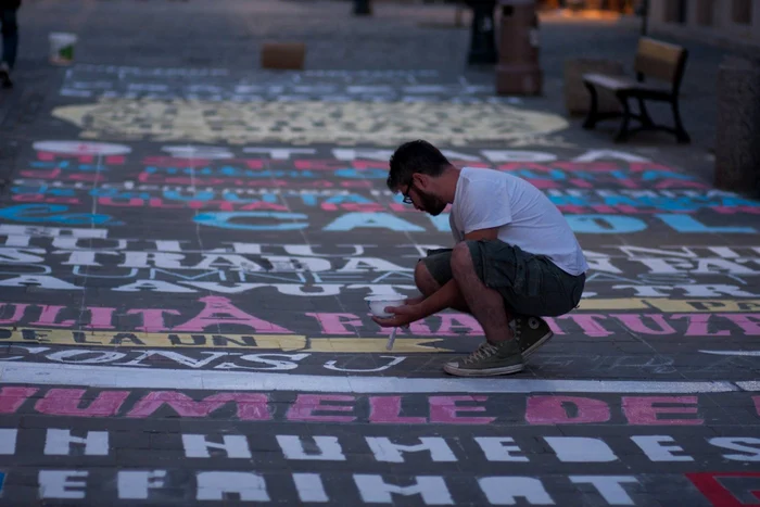 Strada Franceză a prins viaţă duminică, sub pensulele creativilor de la Graffiti BBDO FOTO Facebook