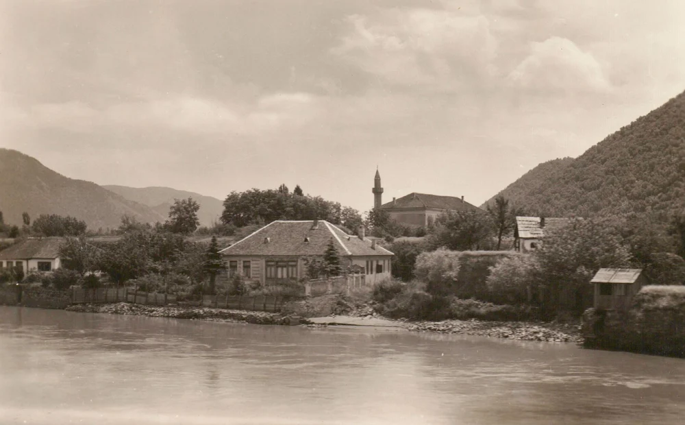 Secretele insulei Ada Kaleh, scufundată în Dunăre. „Oamenii dorm în catacombe și scotocesc nopți întregi după comori”