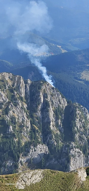 Incendiu în Masivul Bucegi. FOTO Salvamont Prahova