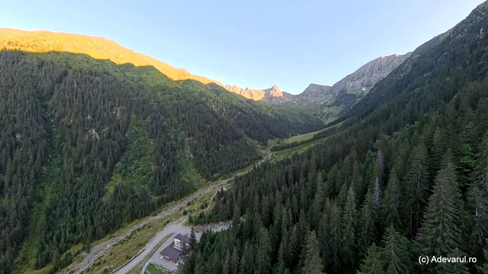 Valea Sâmbetei. Foto: Daniel Guță. ADEVĂRUL
