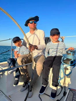 Eli Roman pe velier cu trei copii experienta in 5 pe mare (4) jpg