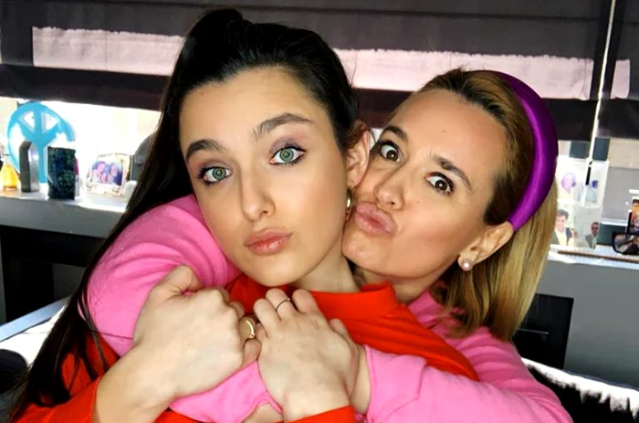 Alexia Eram și Andreea Esca