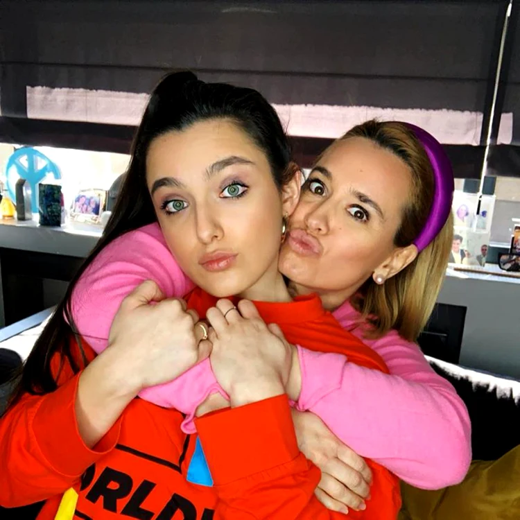 Andreea Esca și Alexia Eram seamănă ca două picături de apă