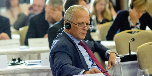 Theodor Stolojan fb Theodor Stolojan jpg