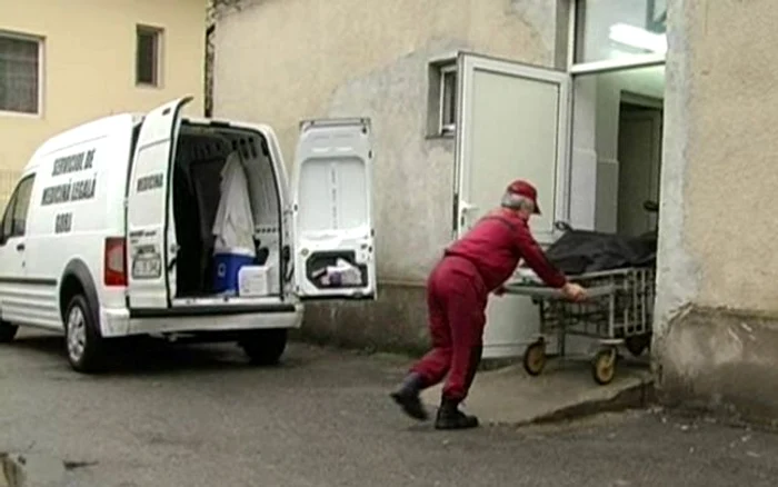 Cadavrele au fost transportate la morgă. Citeste mai mult: adev.ro/npmsg8