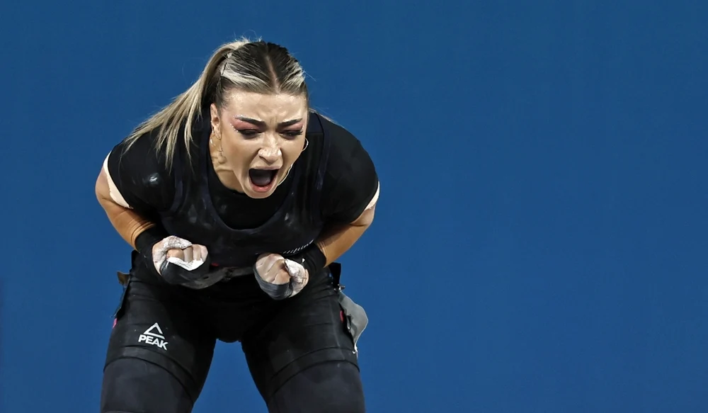 Mihaela Cambei, femeia care luptă cu greutățile. Sportiva noastră a luat trei medalii la Europene de haltere