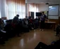 Voluntari străini din proiectul VolGreen organizatori ai unor work-shopuri pe teme de educaţie ecologică în licee din Vâlcea Foto Mihai Rogojinaru