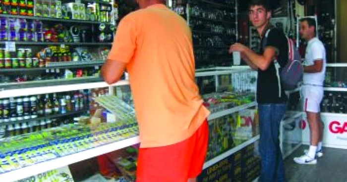 Piteşti: Magazinele cu momeli, la mare căutare