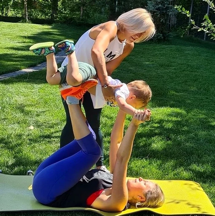 Mirela Vaida s-a apucat de sport, acasă, cu antrenor personal. Vrea să dea jos 5 kg în două săptămâni