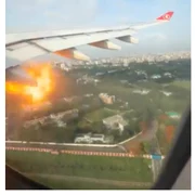 Motorul unui avion a luat foc în zbor