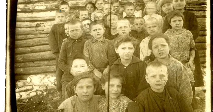 Copii basarabeni deportați de sovietici FOTO Patrimoniul Muzeului Național de Istorie
