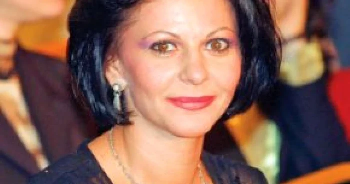 Elena Cârstea s-a operat pe datorie- Revista presei mondene