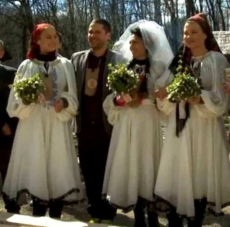 "Ferma Vedetelor": Augustin Viziru s-a căsătorit cu Roxana Ionescu, Doinița Oancea și Gina Pistol 