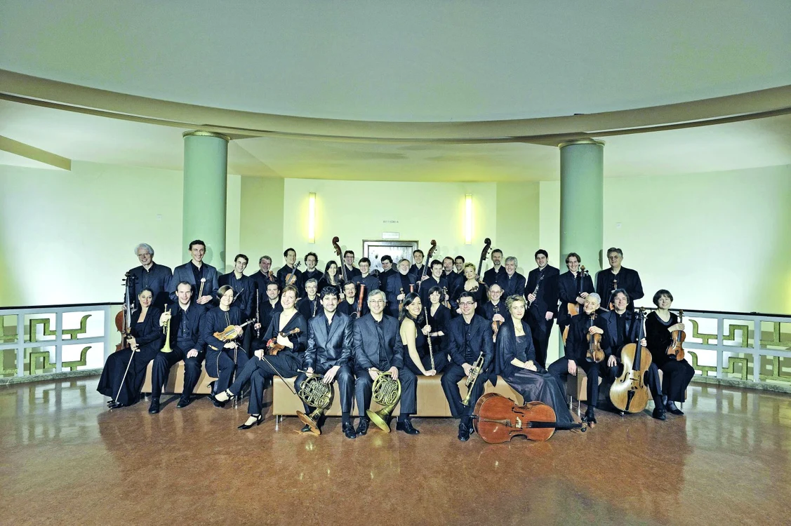 Christian Zacharias este din 2000 dirijor principal al Orchestrei de Cameră din Lausanne FOTO: Arhiva Festivalului „George Enescu“
