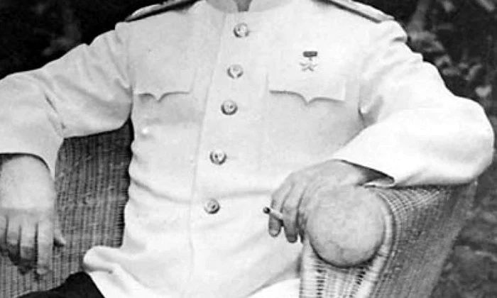 Stalin devine Secretar General al Partidului Comunist al URSS jpeg