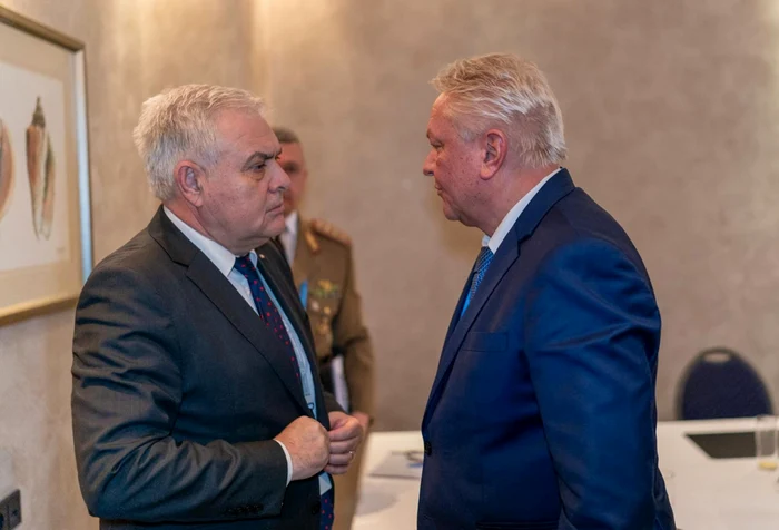Ministrul român al Apărării, Angel Tîlvăr și  directorului general al Rheinmetall, Armin Papperger