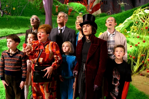 Charlie și fabrica de ciocolată realizat in 2005 Sursa foto Warner TV