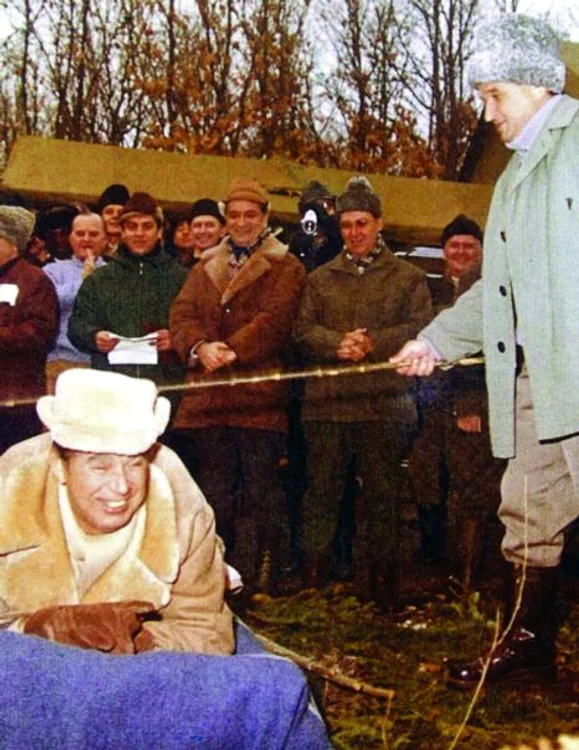 «Ceauşescu îi bătea la fund pe diplomaţi»