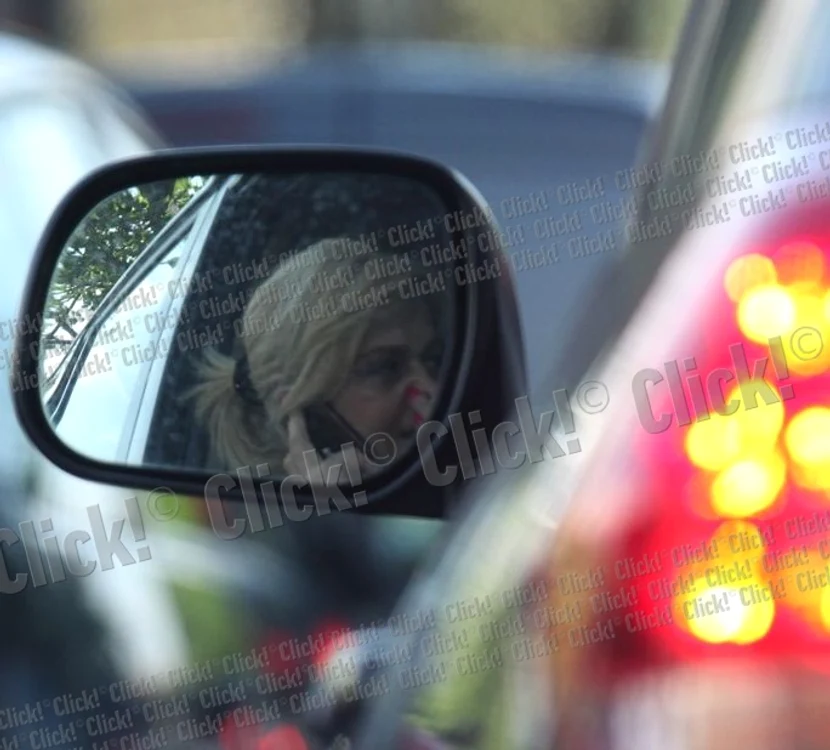 Iuliana Marciuc s-a scobit în nas la volan. (Foto: Cezar Preda)