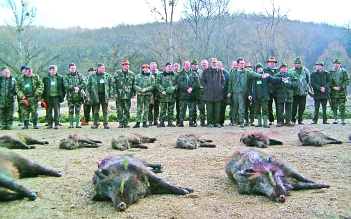 Proteste la Balc împotriva vânătorii organizate de Ion Ţiriac