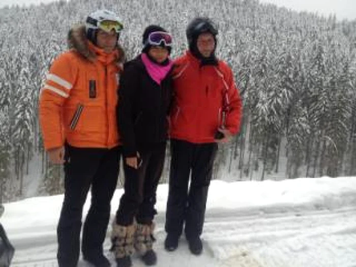 Elena Băsescu, încadrată de cei mai importanţi bărbaţi din viaţa ei FOTO Twitter