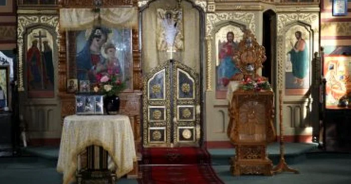 Biserica se ceartă cu enoriaşii pe un părculeţ din Bucureşti - Revista presei interne