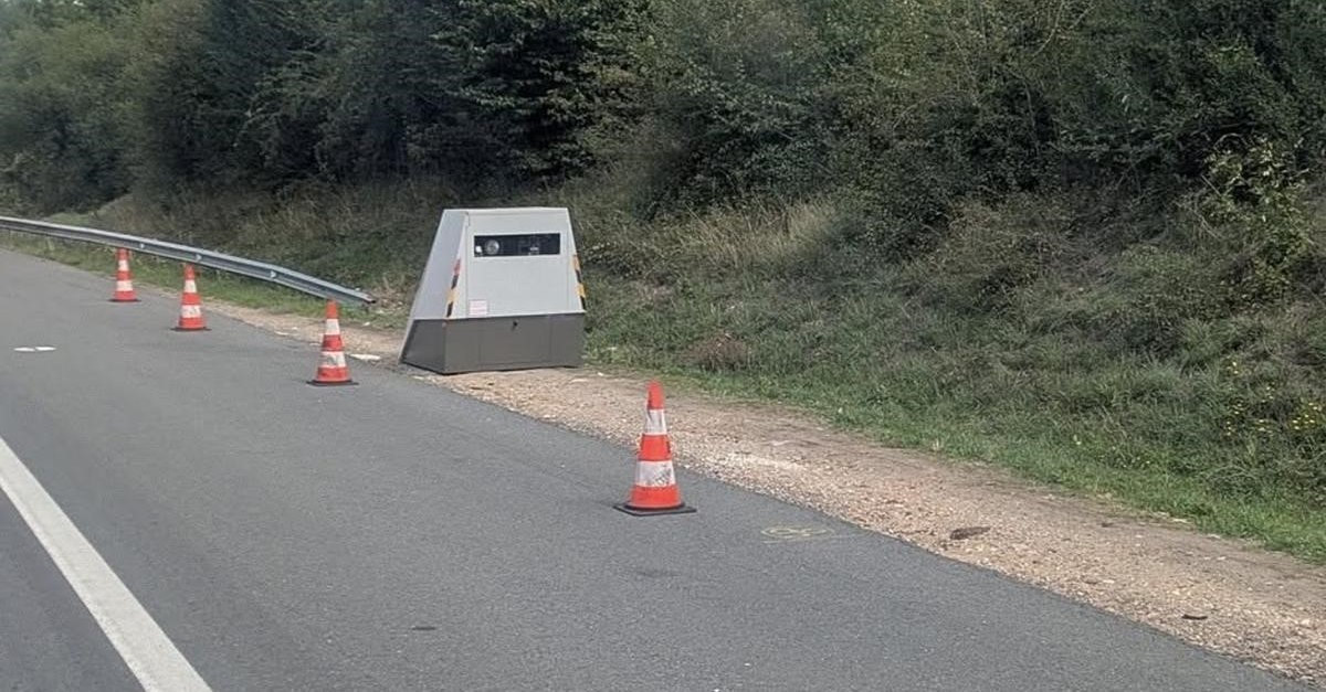 Radar lângă dealer auto din Franța, amenzi pentru șoferi