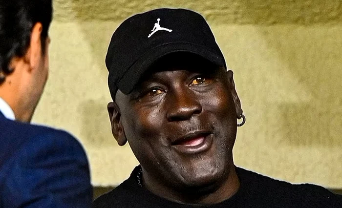 Michael Jordan, cu ochii îngălbeniți, în filmul The Last Dance. Foto Bleacher Report
