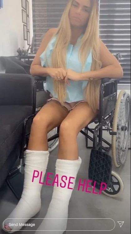 Katie Price și-a încheiat mai devreme vacanța în Turcia din cauza accidentului