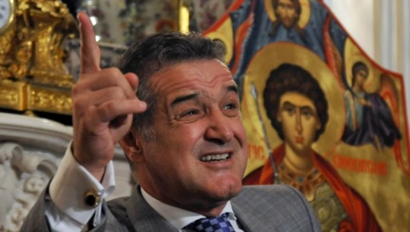
    Palatul lui Gigi Becali este un altar plin de cruci, icoane şi alte obiecte religioaseFoto: Click!  