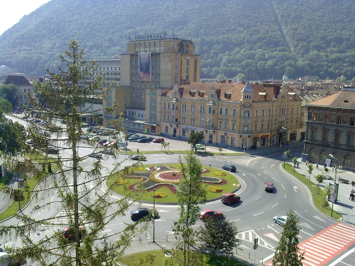 Vedere panoramică a hotelului Aro Palace din Brașov