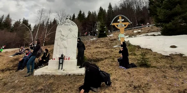 drumul crucii in straja foto dorin popa