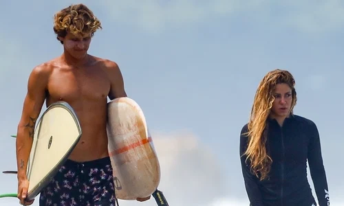 Shakira, la surfing în Costa Rica  Foto Profimedia jpg