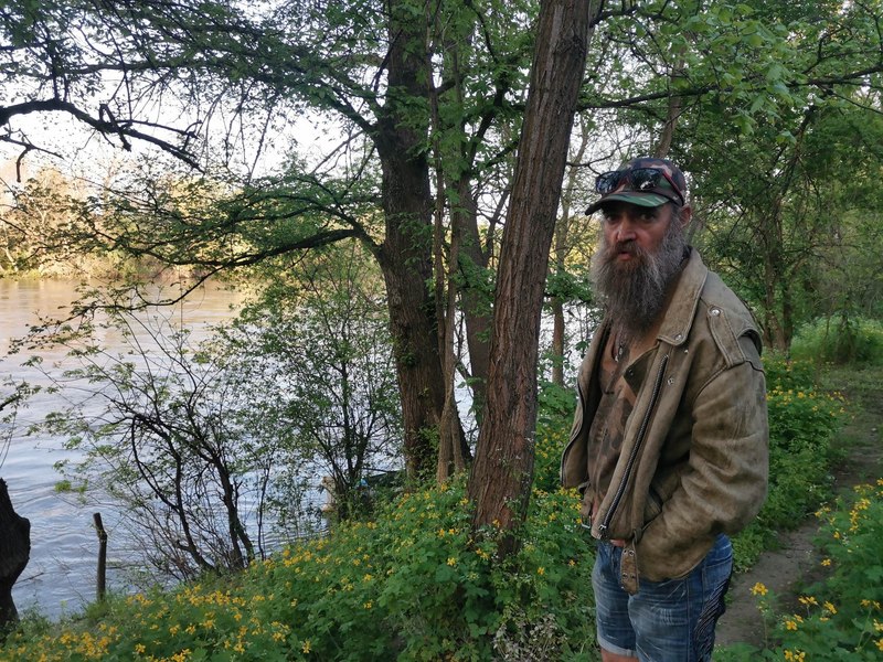 Artistul care a scos corpul copilul de trei ani din râul Mureș: „Câtă iresponsabilitate să urci în barcă copii fără vestă pe ei” FOTO