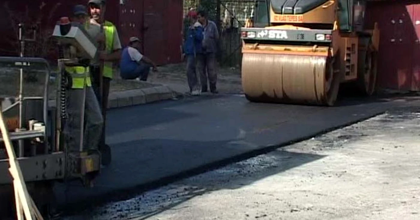 Mai multe străzi vor intra în reparaţii.