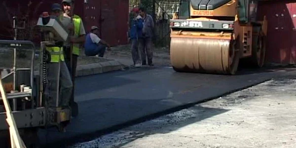 Asfaltările în Micro XII vor fi finalizate în câteva zile