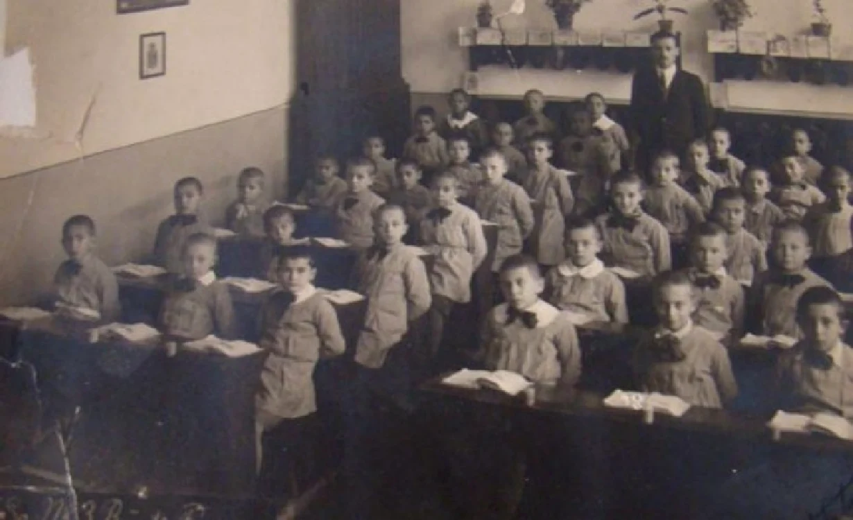 Școală românească din perioada intebelică FOTO Adevărul