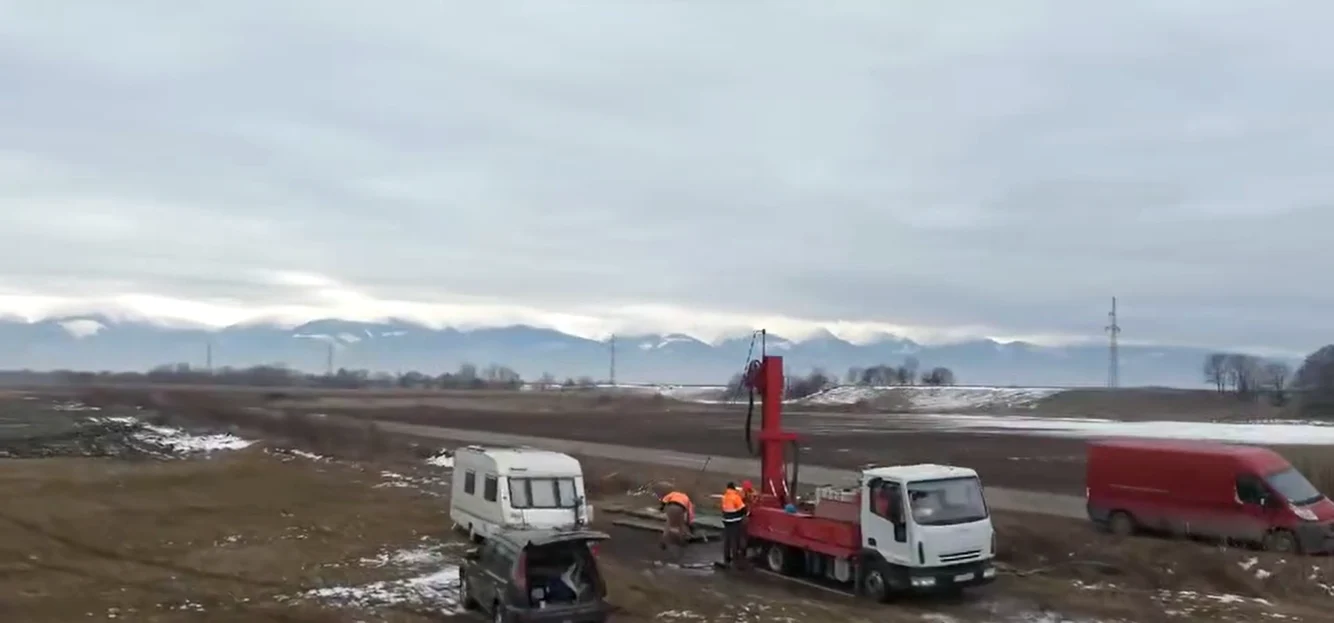 Pe unele porțiuni deja se fac lucrări la A13 Sibiu - Făgăraș FOTO DRDP Brașov